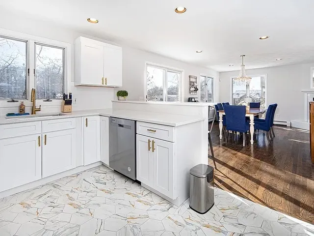 $4,500 | 262 Wood Hill Road, Narragansett, RI 02882