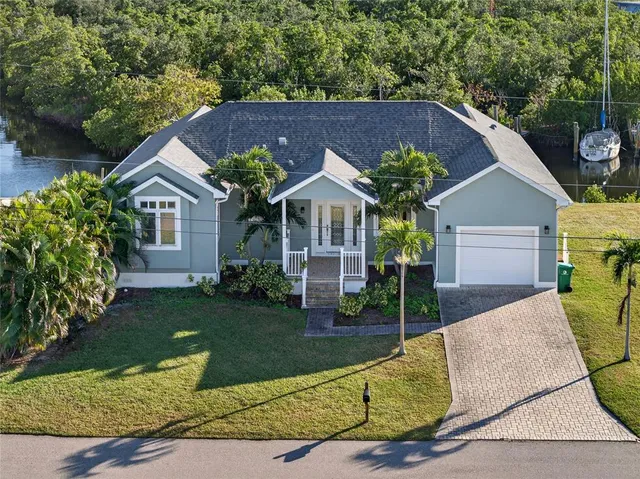 $440,000 | 631 Tahiti Court, Punta Gorda, FL 33950