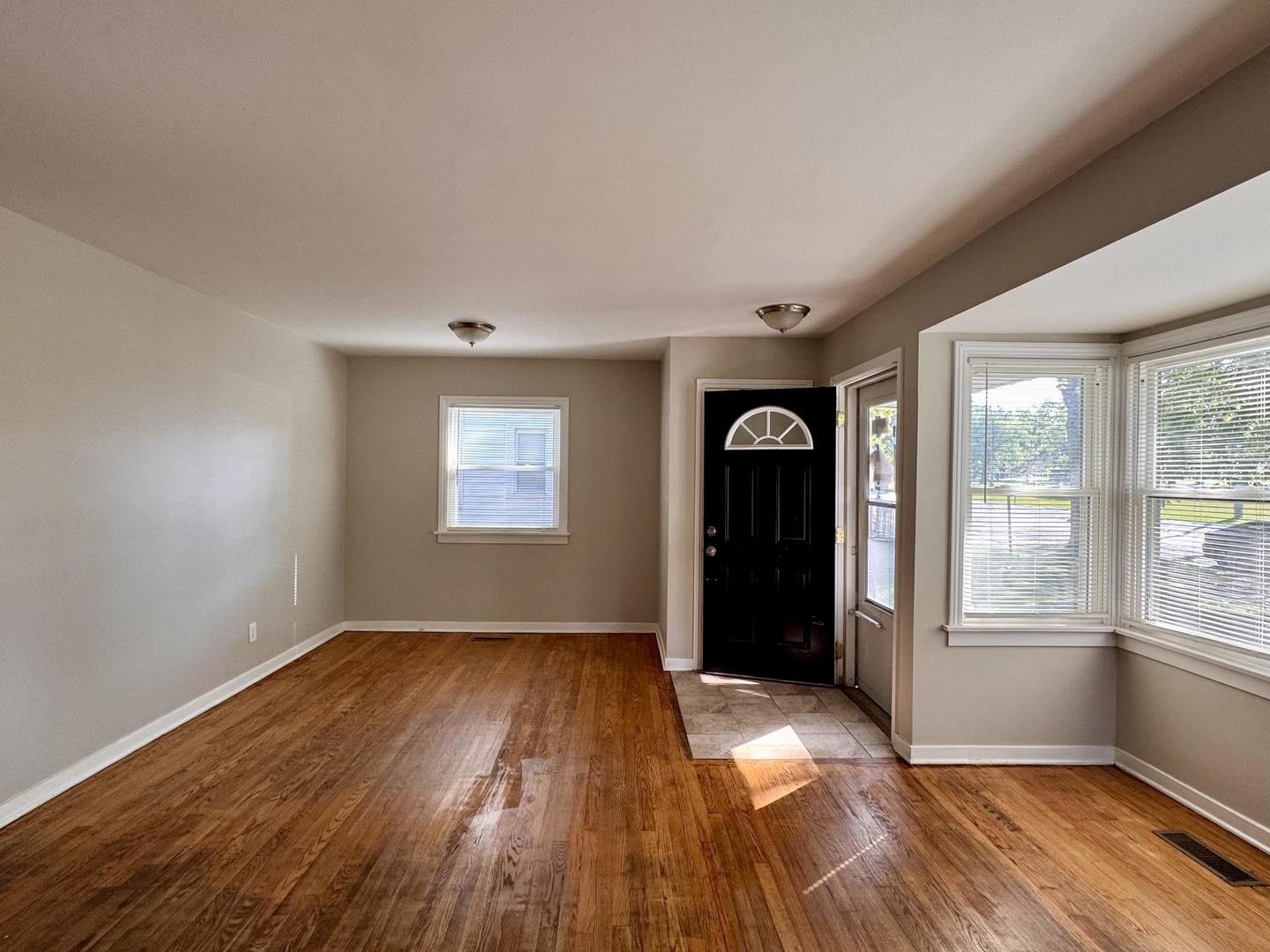 17825 Oakley Avenue Lansing, IL 60438 - Photo 4 of 28