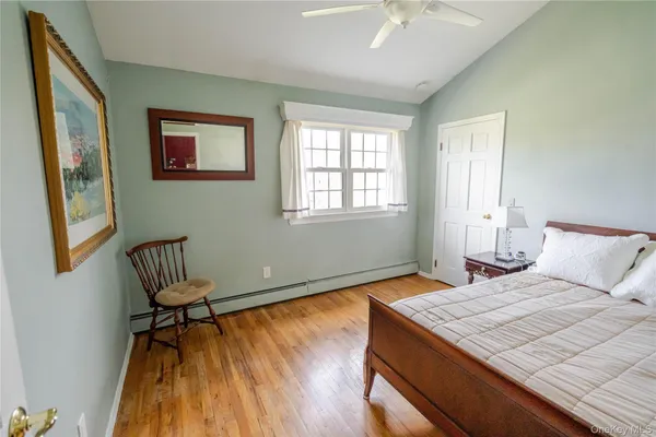 $1,250,000 | 4 Josephine Lane, East Islip, NY 11730