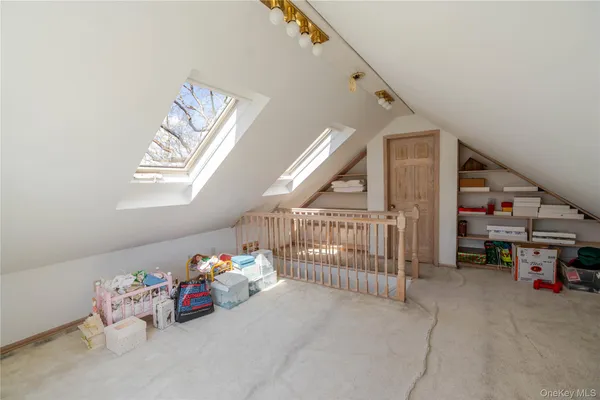 $1,250,000 | 4 Josephine Lane, East Islip, NY 11730