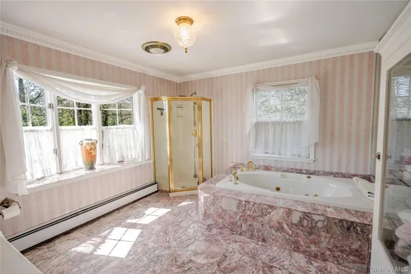 $1,250,000 | 4 Josephine Lane, East Islip, NY 11730