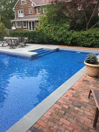 $1,250,000 | 4 Josephine Lane, East Islip, NY 11730