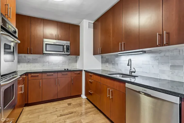 $4,000 | 777 North Michigan Avenue, Unit 1700, Chicago, IL 60611