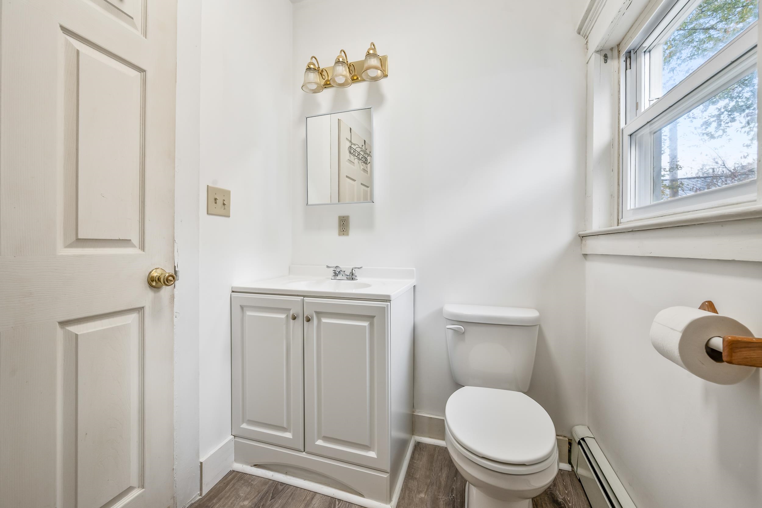 93 Pleasant Street Littleton, NH 03561 - Photo 21 of 44