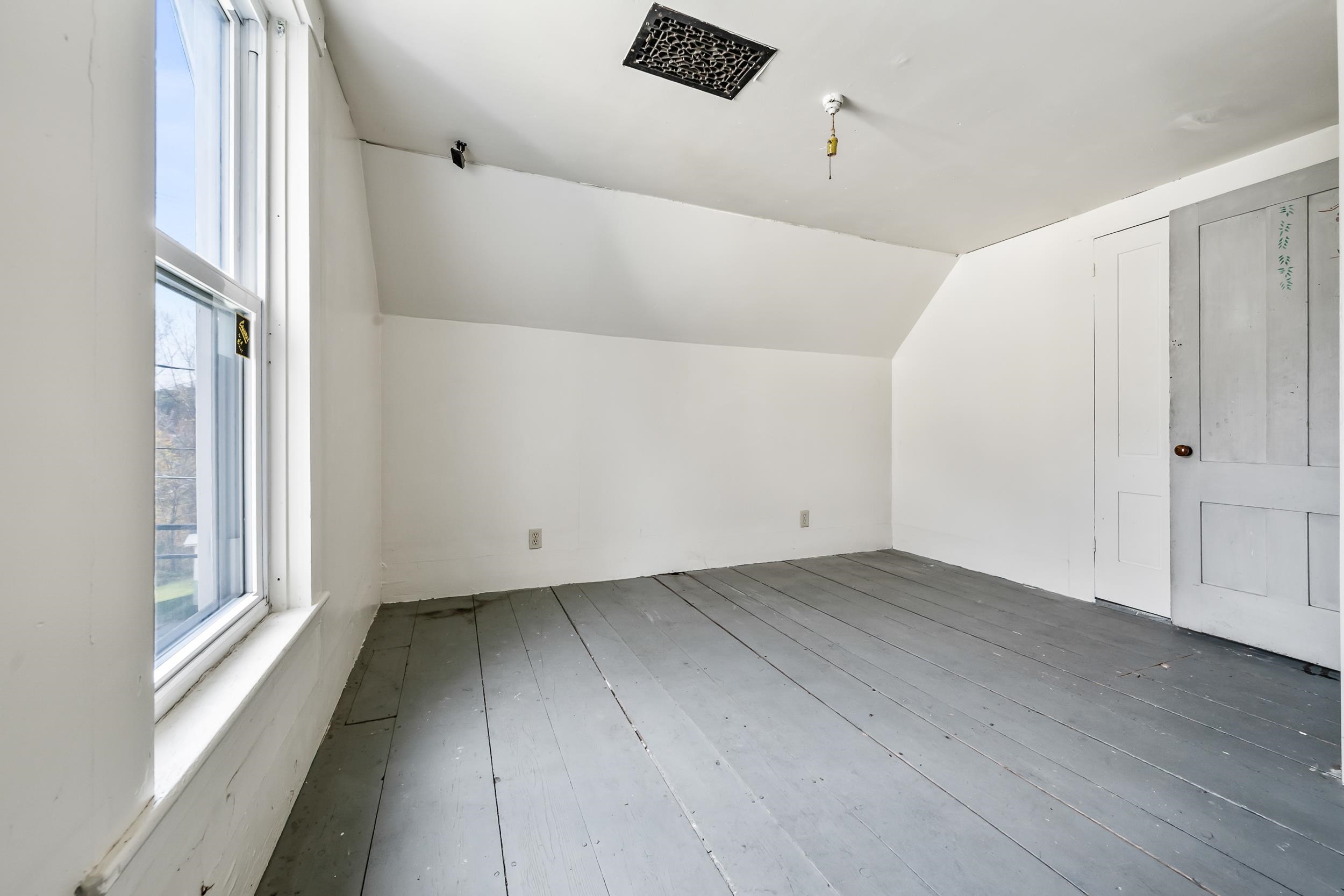 93 Pleasant Street Littleton, NH 03561 - Photo 32 of 44