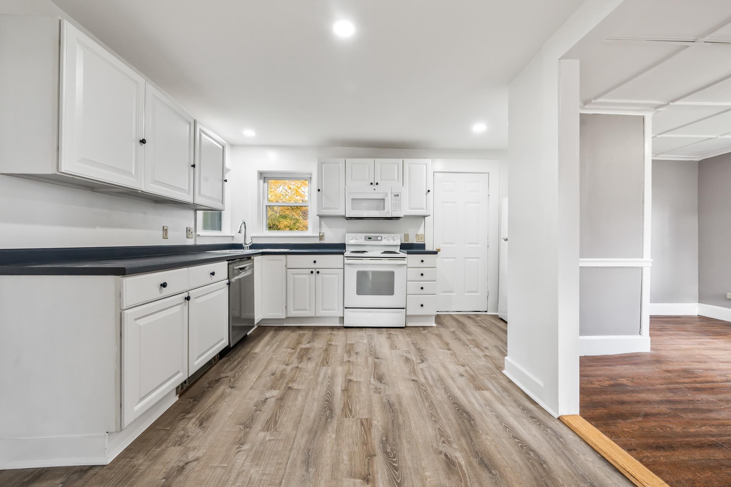 93 Pleasant Street Littleton, NH 03561 - Photo 8 of 44