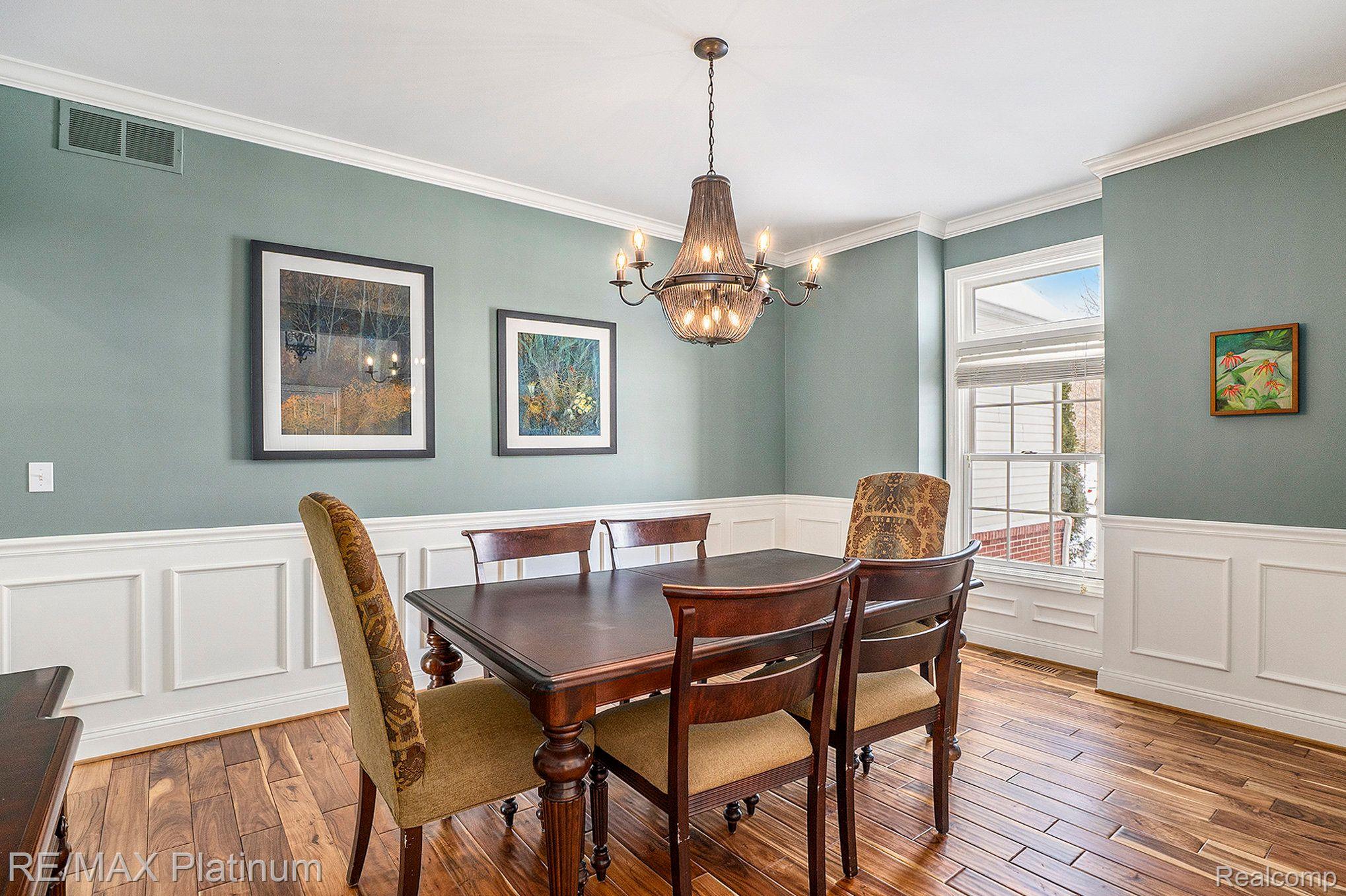 1112 Thorn Ridge Drive Howell, MI 48843 - Photo 7 of 30 Dining Room