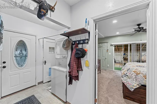 a view of living room washer and dryer
