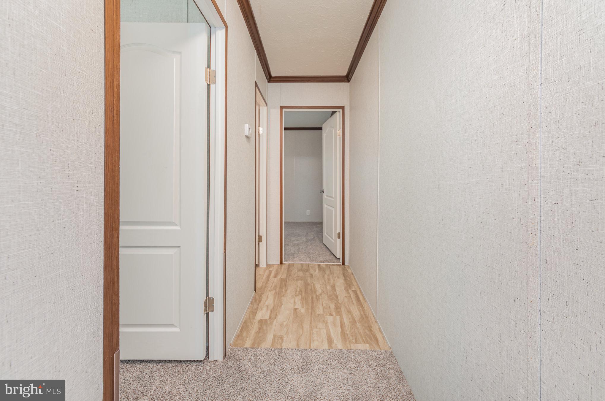 90 Colonial Circle Colonial Beach, VA 22443 - Photo 15 of 27 Hallway