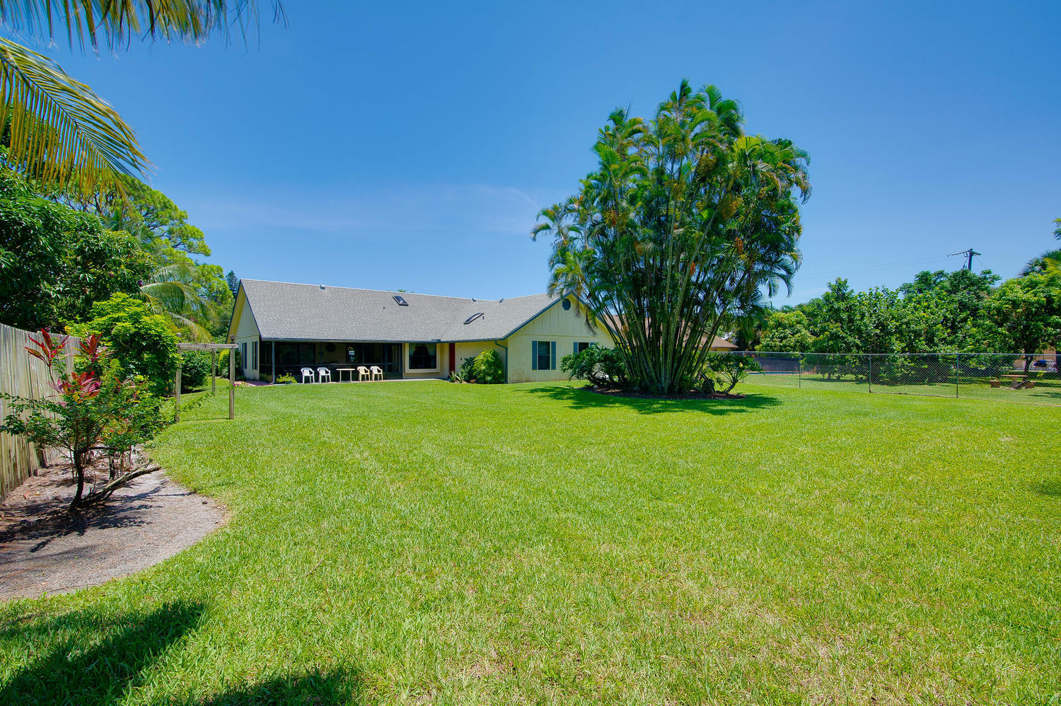 4351 Coconut Road Lake Worth, FL 33461 - Photo 7 of 47 4351 Coconut Rd-large-040-041-Exterior
