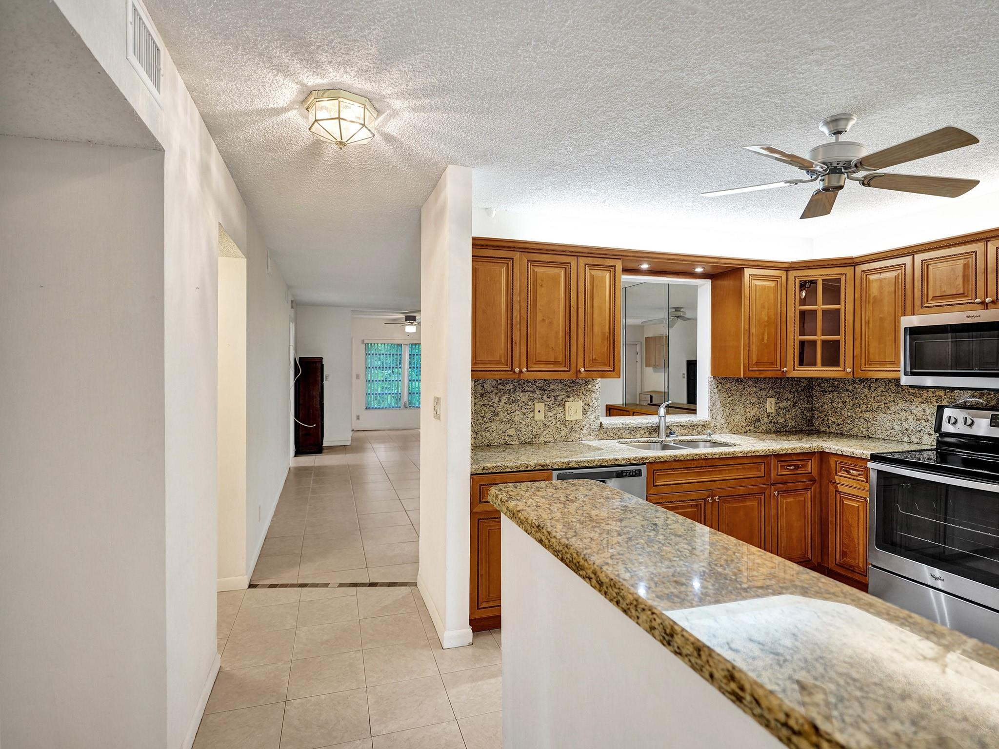 9275 Flynn Circle, Unit 8 Boca Raton, FL 33496 - Photo 5 of 28 Photo 5