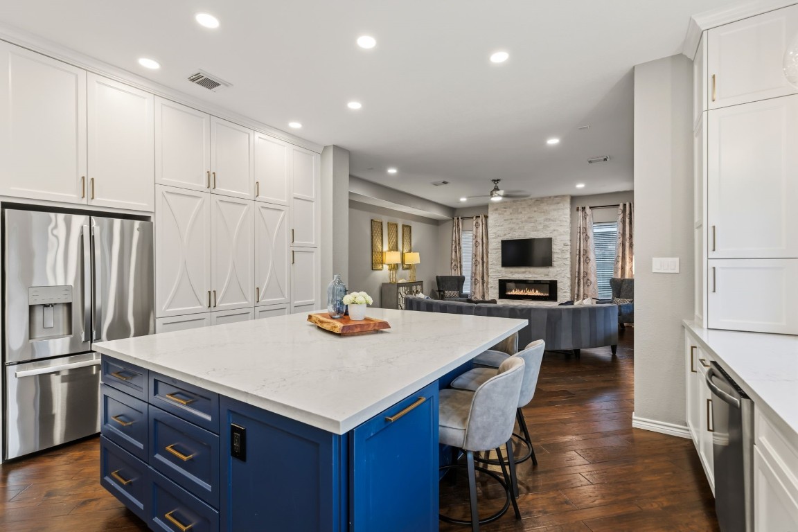 20102 Windbury Court Spring, TX 77379 - Photo 17 of 49 What's behind the door to the right? A toaster!