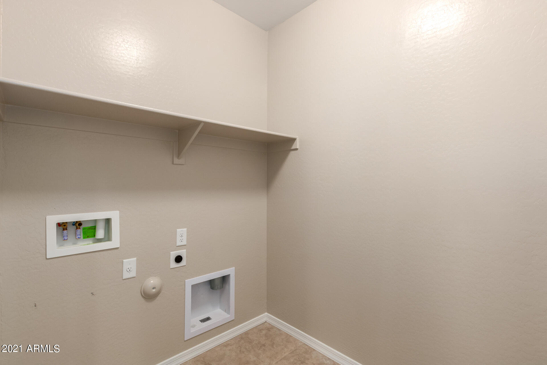 14385 West Wethersfield Road Surprise, AZ 85379 - Photo 28 of 33 37 - Wethersfield