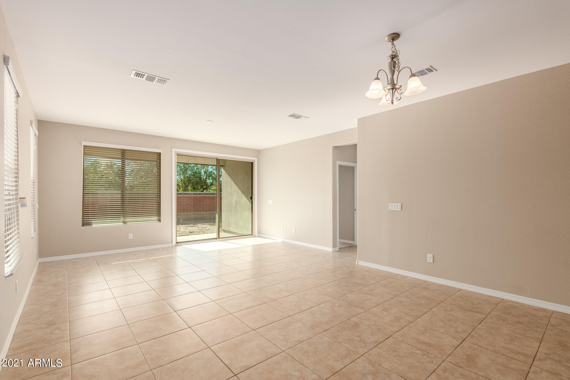 14385 West Wethersfield Road Surprise, AZ 85379 - Photo 8 of 33 13 - Wethersfield