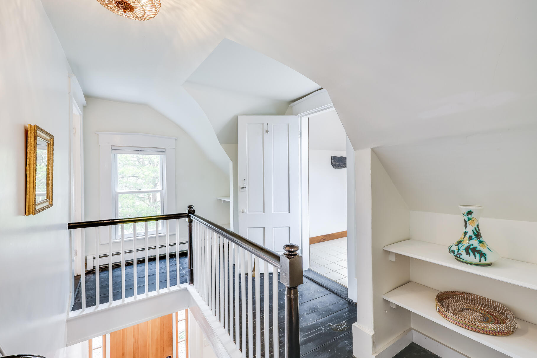 2147 Route 6 Wellfleet, MA 02667 - Photo 77 of 98 2nd level foyer