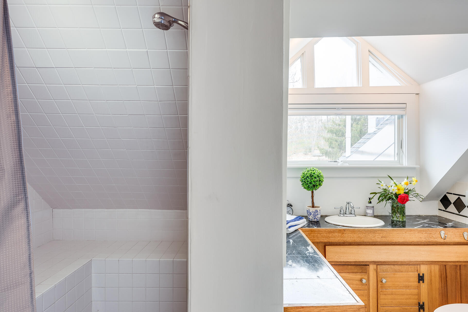 2147 Route 6 Wellfleet, MA 02667 - Photo 81 of 98 2nd floor bath