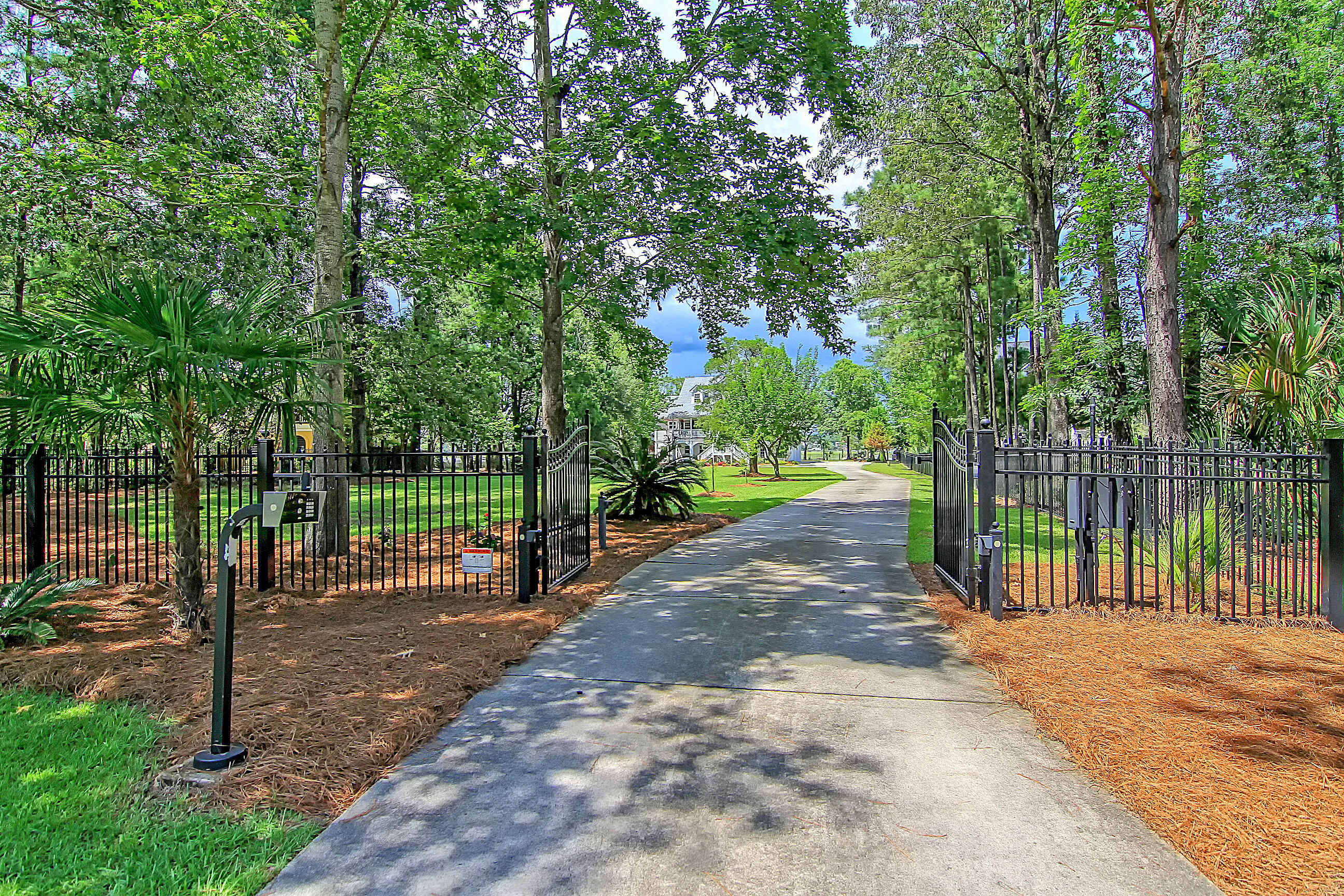 450 Commonwealth Road Mount Pleasant, SC 29466 - Photo 6 of 64 CREM_450 Commonwealth_036