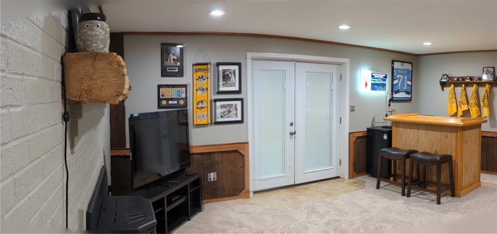 45 Willadell Road Transfer, PA 16154 - Photo 24 of 29 a view of room with workspace and mirror