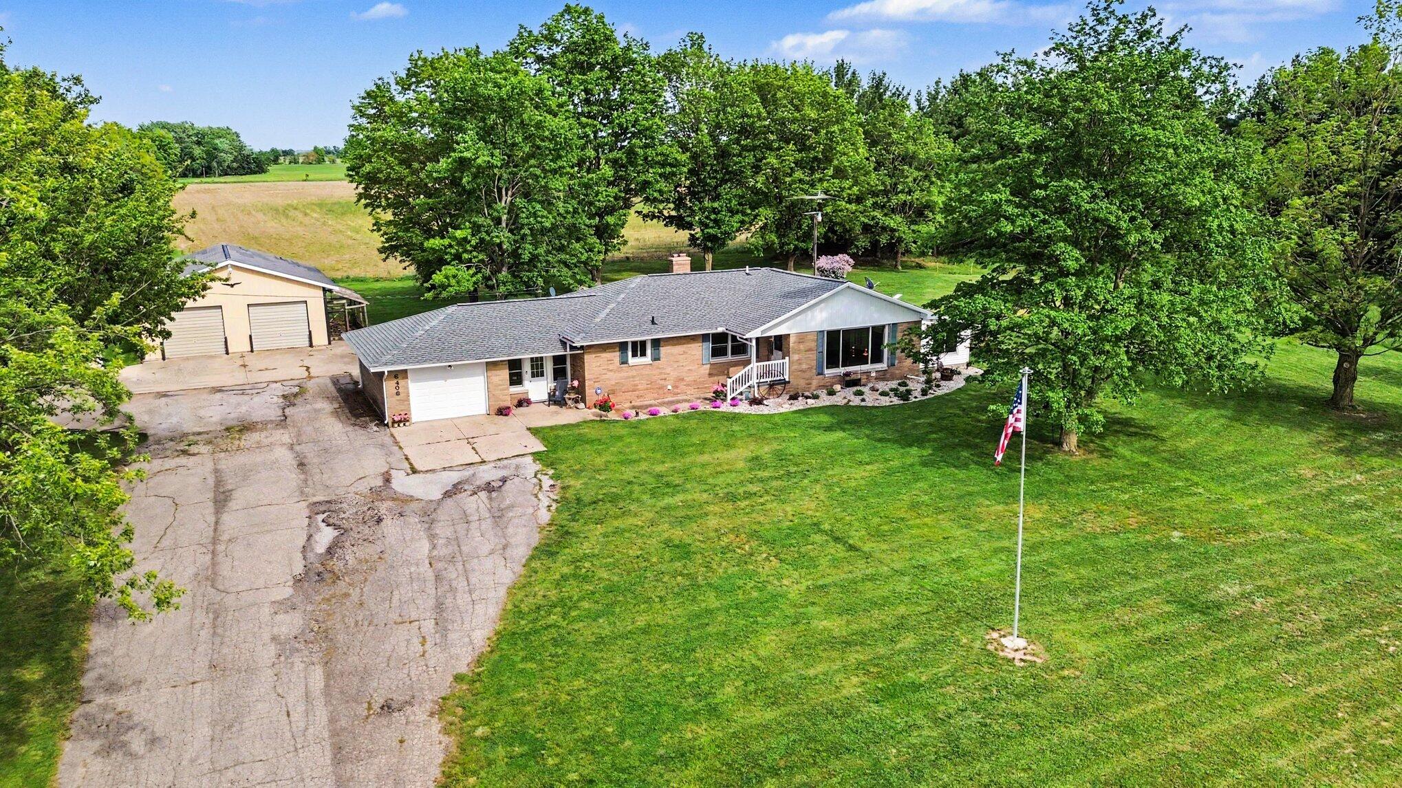 6406 South Ravenna Road Ravenna, MI 49451 - Photo 2 of 60 002_file_3984