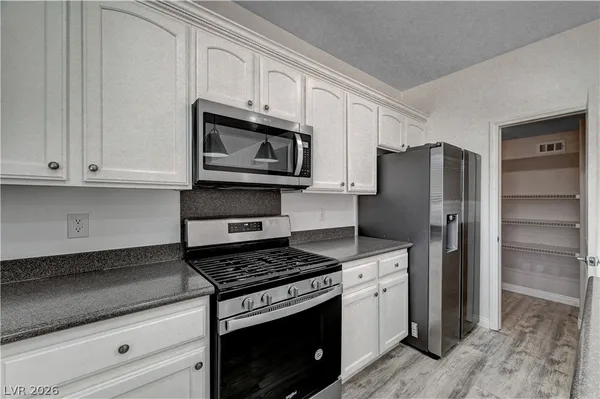 $2,390 | 9072 Burning Sun Avenue, Las Vegas, NV 89178