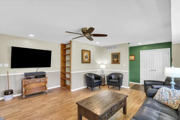 $335,000 | 606 South Jefferson Street, Mahomet, IL 61853