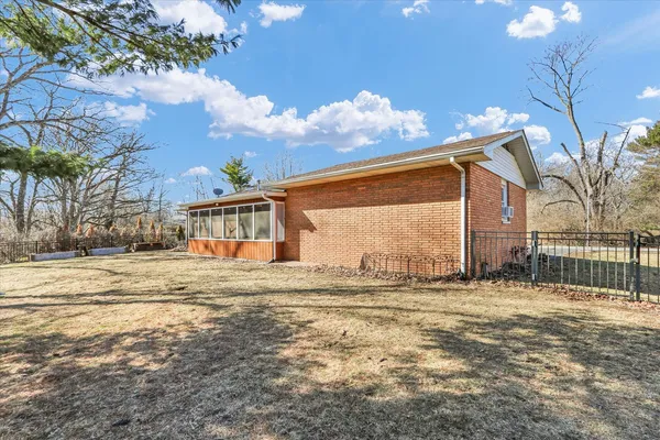 $335,000 | 606 South Jefferson Street, Mahomet, IL 61853