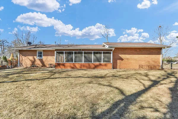 $335,000 | 606 South Jefferson Street, Mahomet, IL 61853