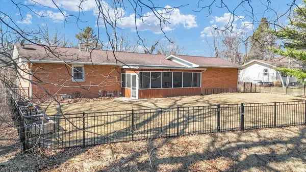 $335,000 | 606 South Jefferson Street, Mahomet, IL 61853