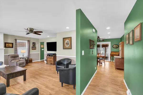 $335,000 | 606 South Jefferson Street, Mahomet, IL 61853