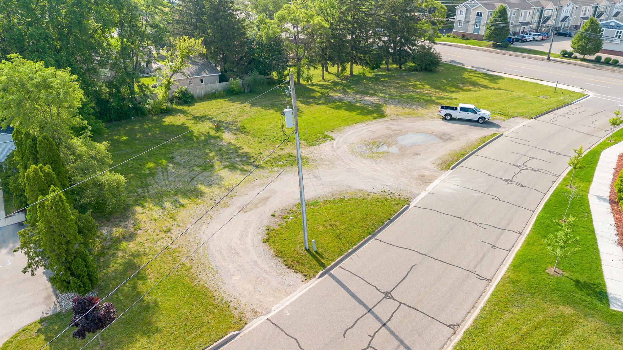 915 East Broomfield Road Mount Pleasant, MI 48858 - Photo 4 of 5