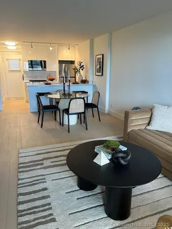 $2,787 | 93 Morgan Street, Unit 9E, Stamford, CT 06905