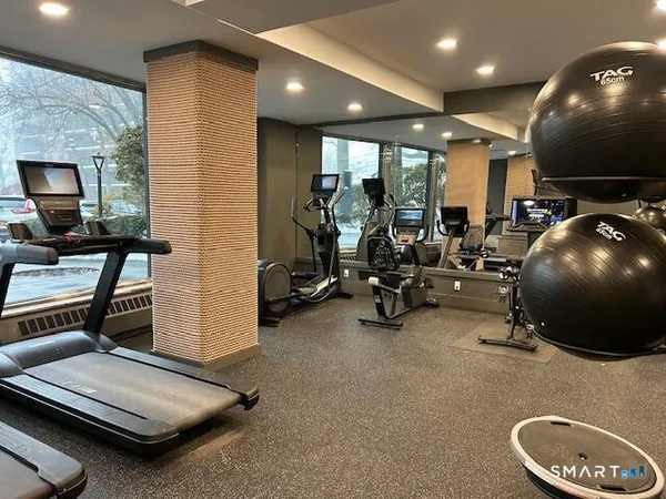 $2,787 | 93 Morgan Street, Unit 9E, Stamford, CT 06905