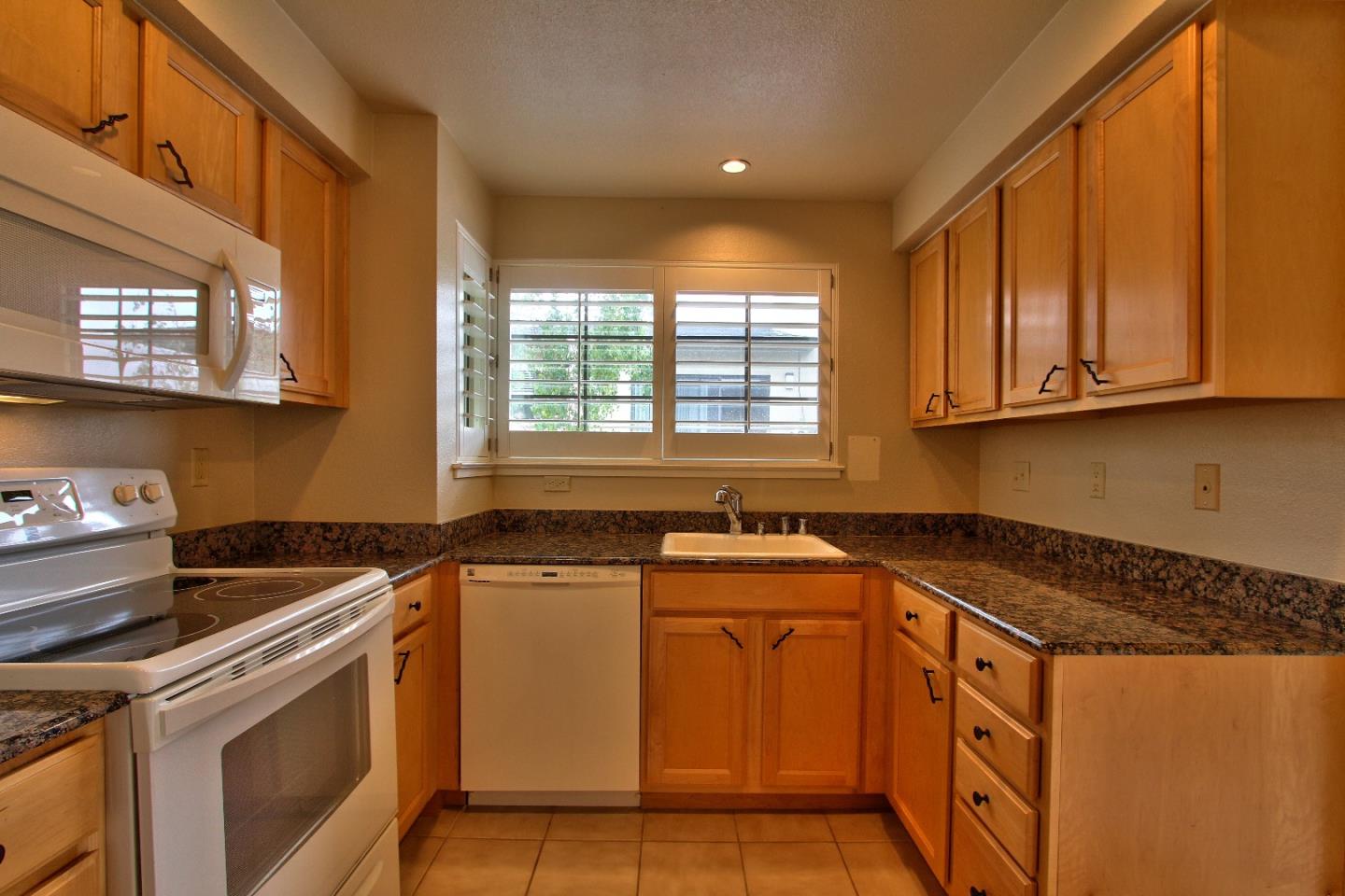 612 Pheasant Ridge Road, Unit 612 Del Rey Oaks, CA 93940 - Photo 7 of 18 Gallery Image 7