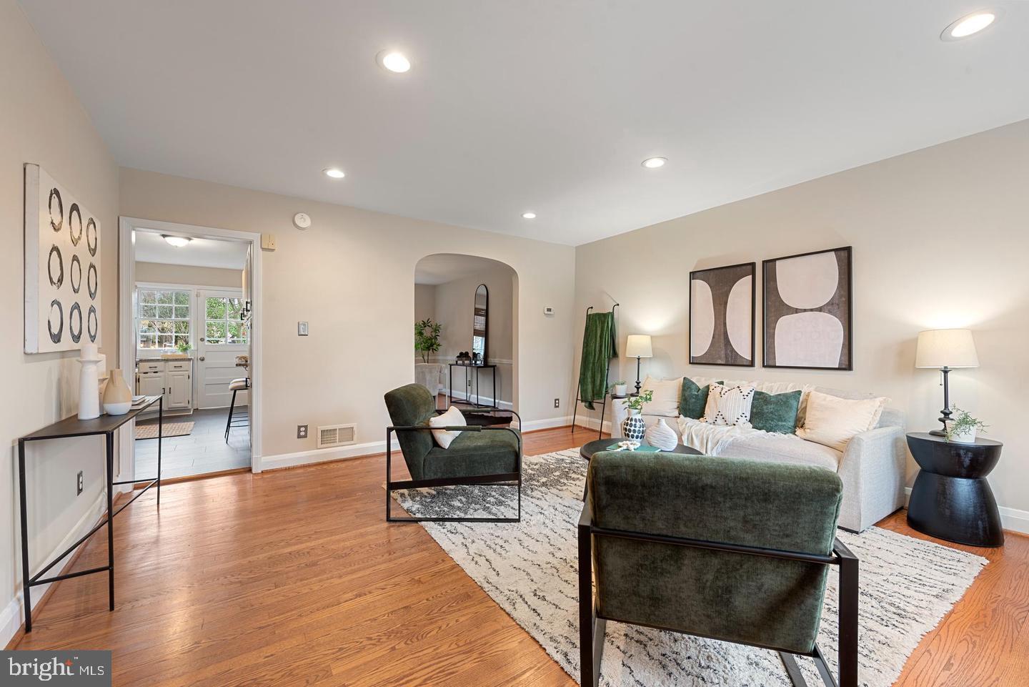 183 Stanmore Road Baltimore, MD 21212 - Photo 11 of 32 a living room with furniture and wooden floor