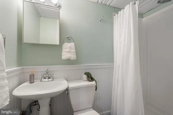 $2,900 | 183 Stanmore Road, Baltimore, MD 21212