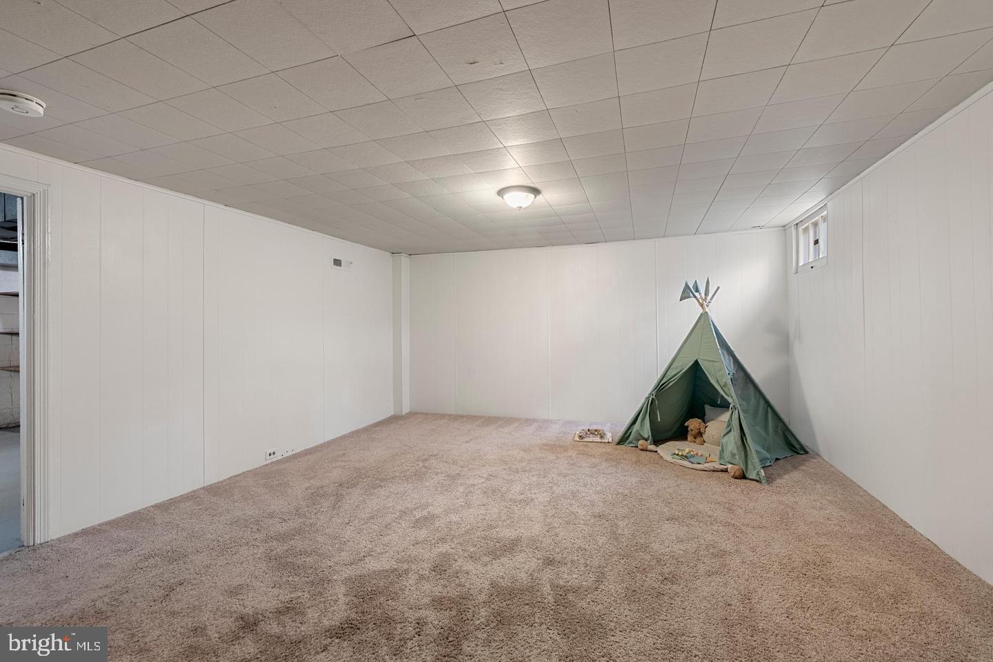 183 Stanmore Road Baltimore, MD 21212 - Photo 25 of 32 a view of room and wooden floor