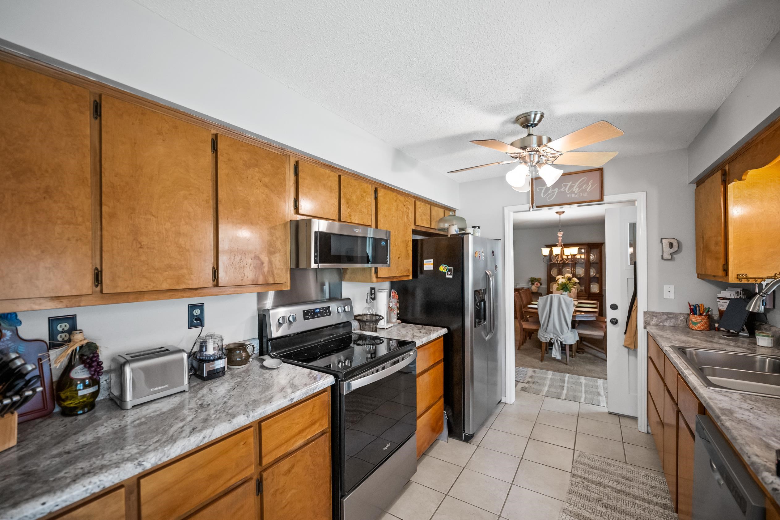 7791 Simmons Drive Foley, AL 36535 - Photo 18 of 32 Kitchen