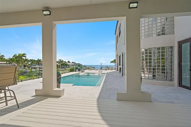 $12,000 | 585 Dolphin Avenue Southeast, St. Petersburg, FL 33705