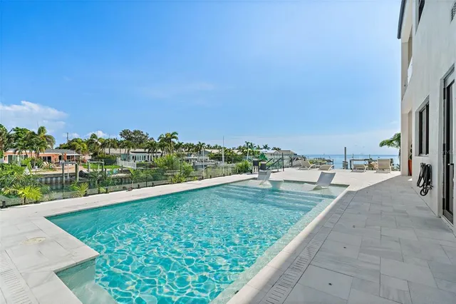 $12,000 | 585 Dolphin Avenue Southeast, St. Petersburg, FL 33705