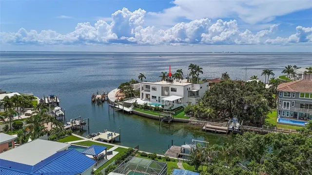 $12,000 | 585 Dolphin Avenue Southeast, St. Petersburg, FL 33705