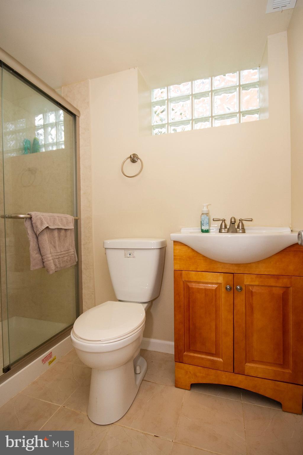 6 Mardrew Road Baltimore, MD 21229 - Photo 15 of 18 Bath