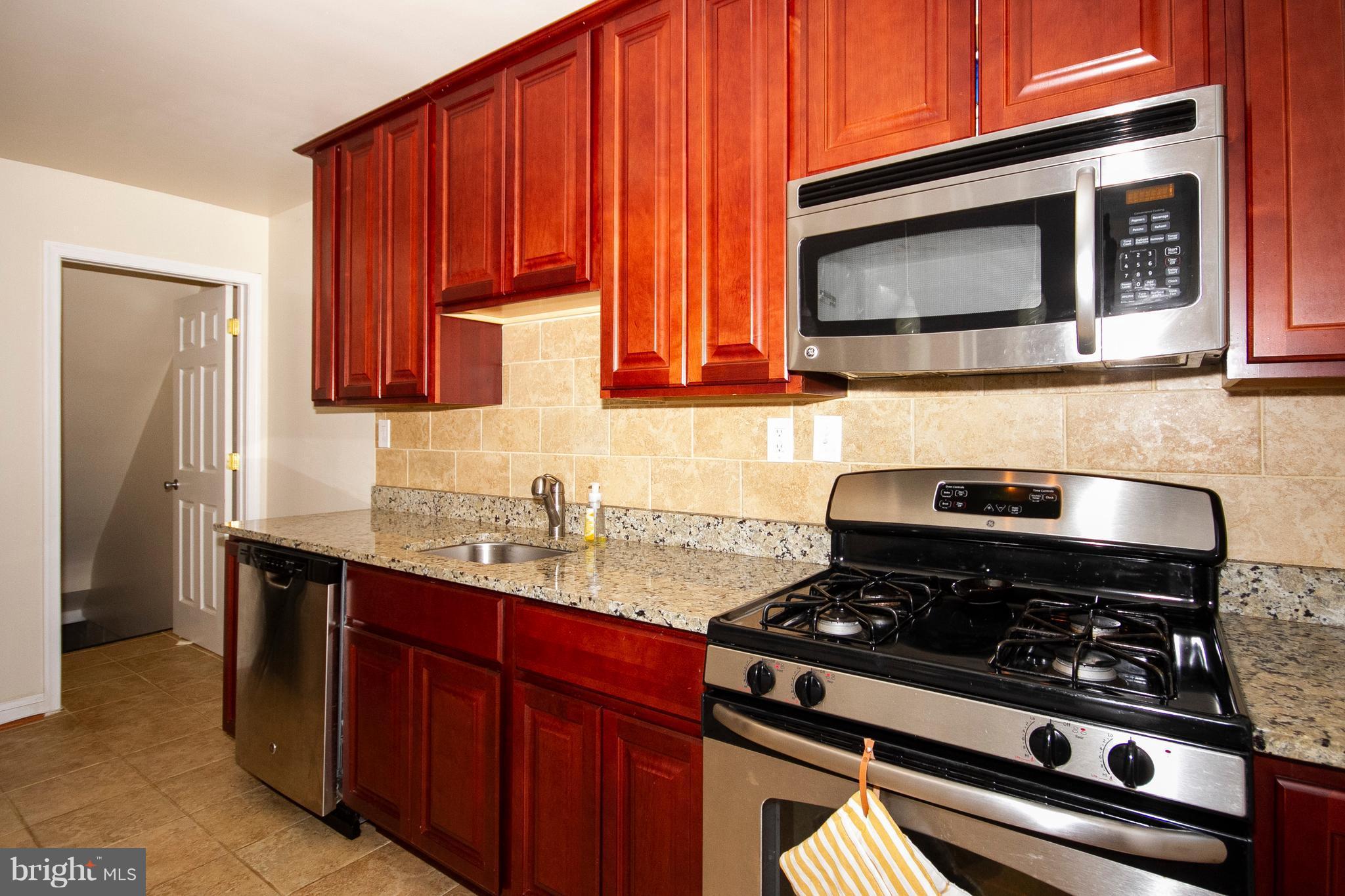 6 Mardrew Road Baltimore, MD 21229 - Photo 6 of 18 Kitchen