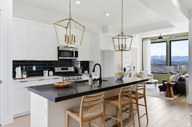 14388 South Champ Cove Draper, UT 84020 - Photo 13 of 38