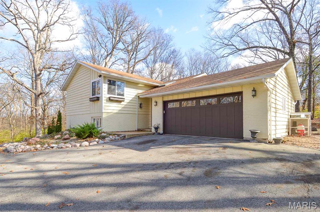 8552 Naumann Drive Waterloo, IL 62298 - Photo 2 of 47