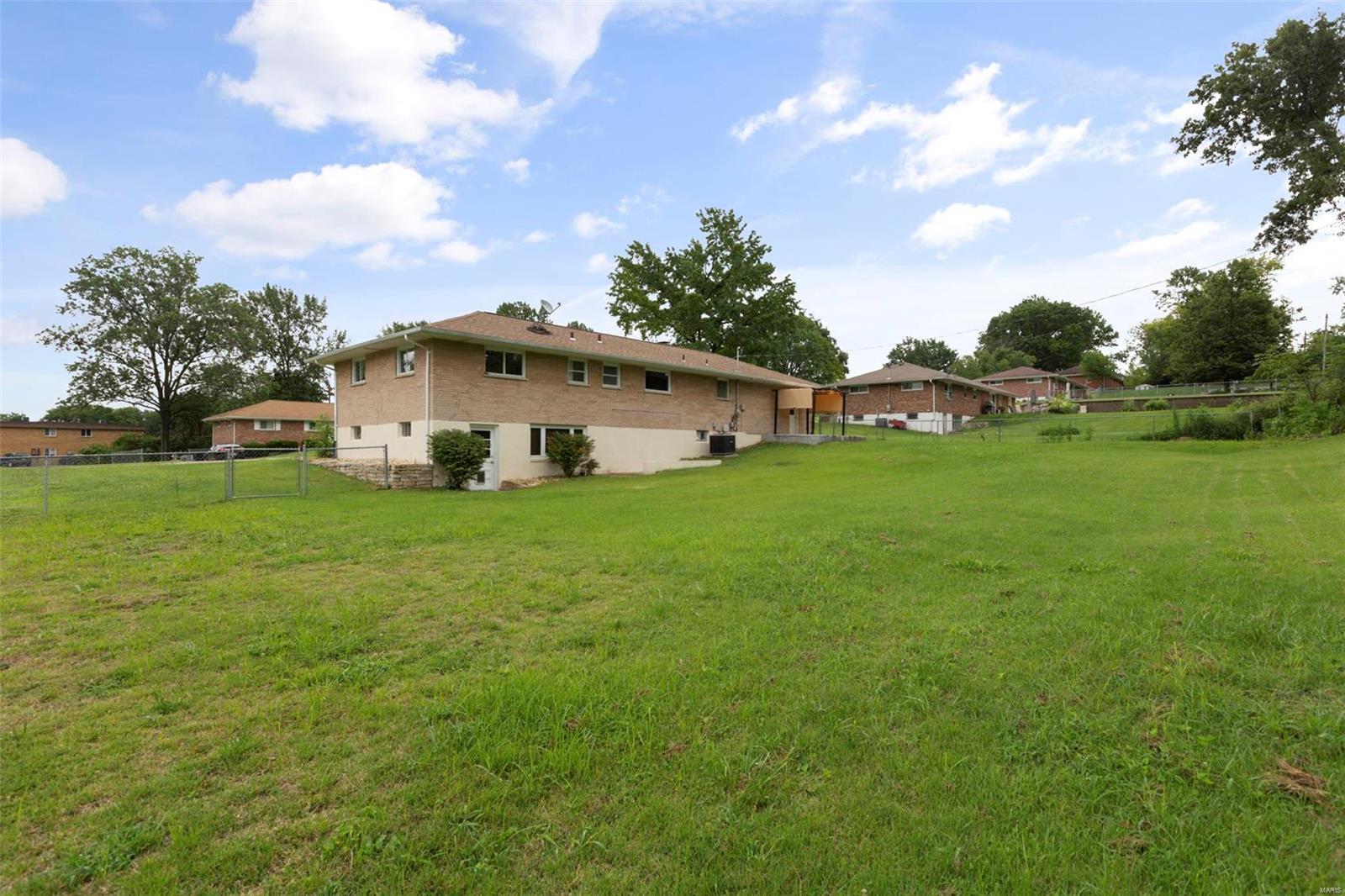 2550 Rolens Drive St. Louis, MO 63129 - Photo 28 of 32 Gallery Image 28