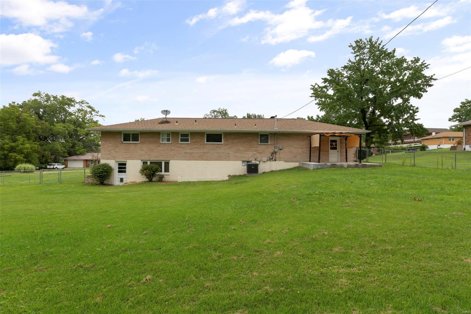 2550 Rolens Drive St. Louis, MO 63129 - Photo 29 of 32 Gallery Image 29
