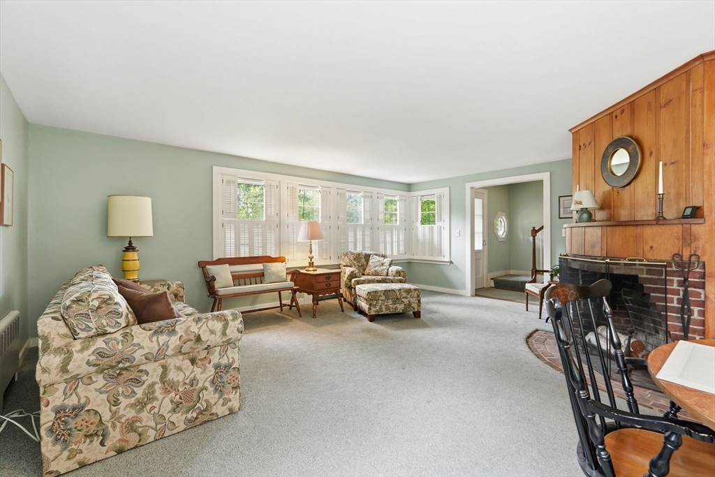102 Blue Hills Road Amherst, MA 01002 - Photo 8 of 40