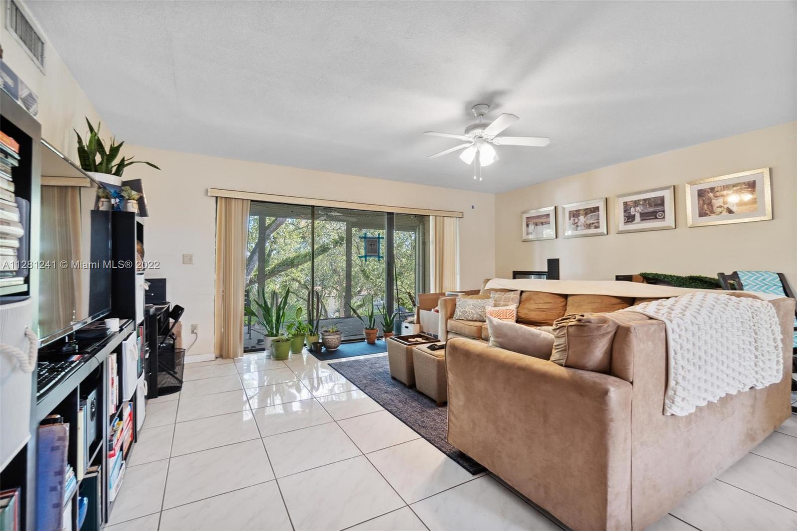601 Ives Dairy Road, Unit 4028 Miami, FL 33179 - Photo 5 of 22 Gallery Image 5