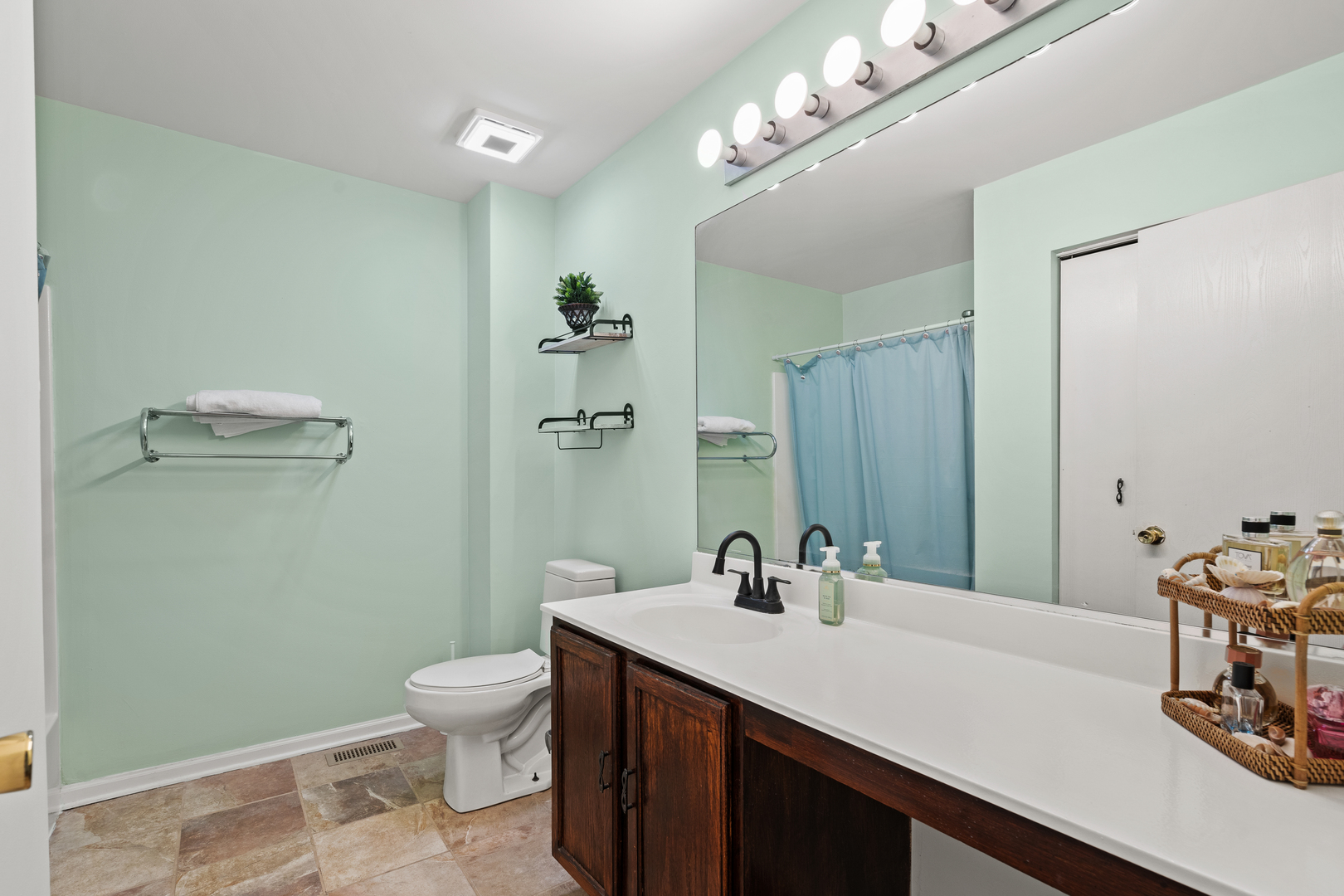 1215 Grand Boulevard Romeoville, IL 60446 - Photo 8 of 14 Gallery Image 8
